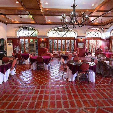 Ang Tahanan Ni Aling Meding Hotel And Restaurant San Pablo Exteriör bild