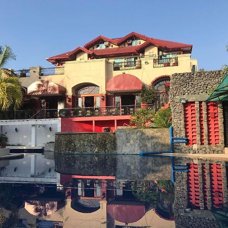 Ang Tahanan Ni Aling Meding Hotel And Restaurant San Pablo Exteriör bild