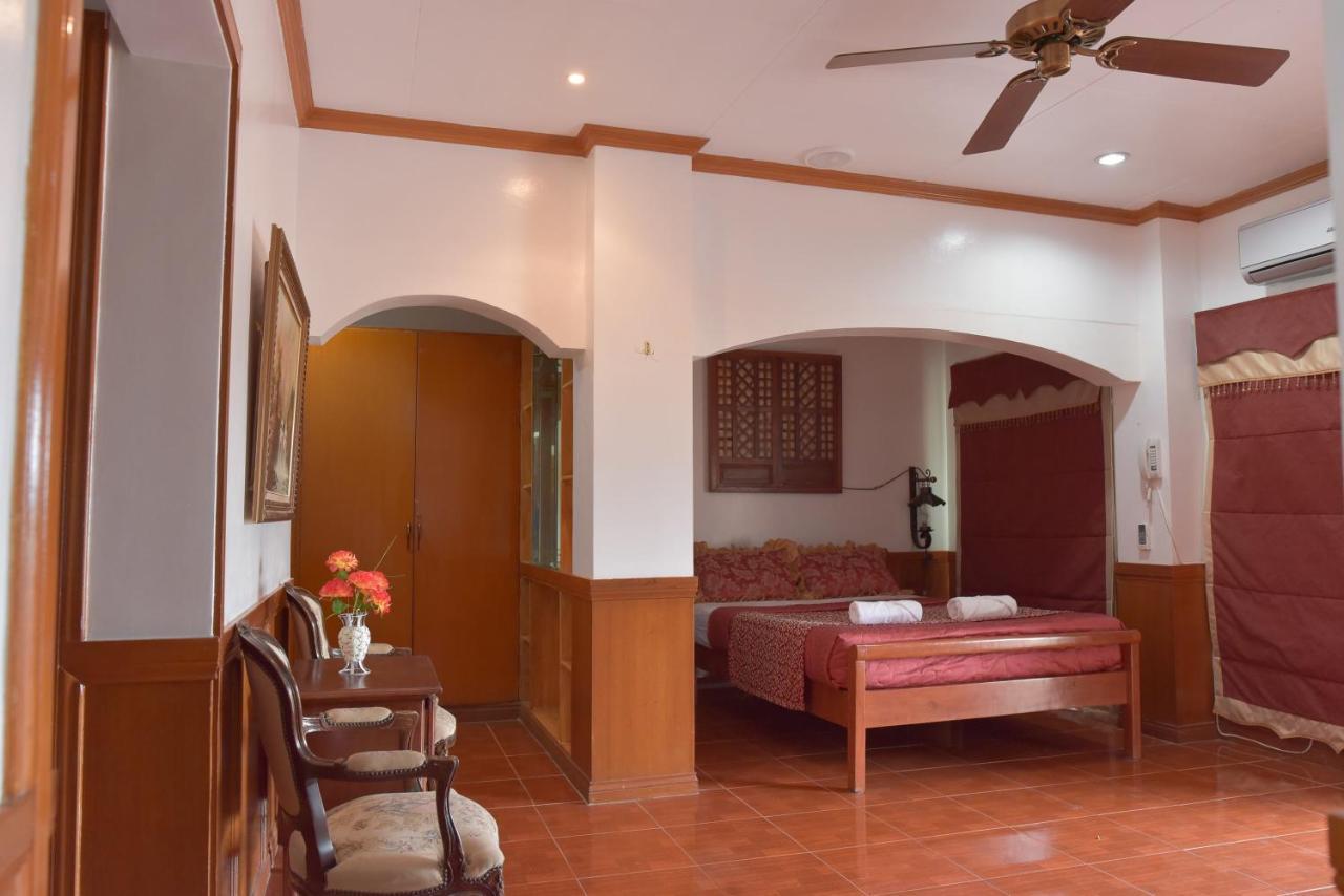 Ang Tahanan Ni Aling Meding Hotel And Restaurant San Pablo Exteriör bild