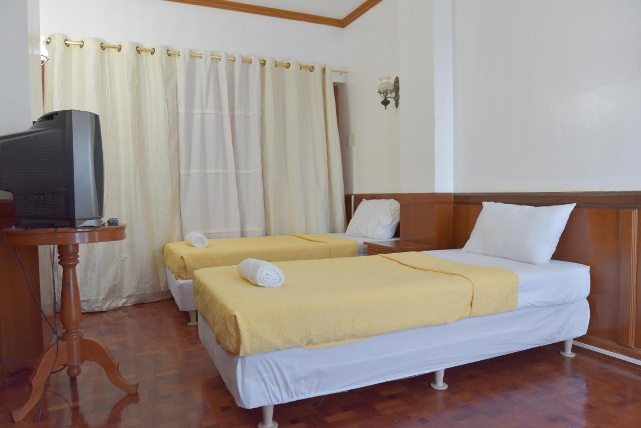 Ang Tahanan Ni Aling Meding Hotel And Restaurant San Pablo Exteriör bild